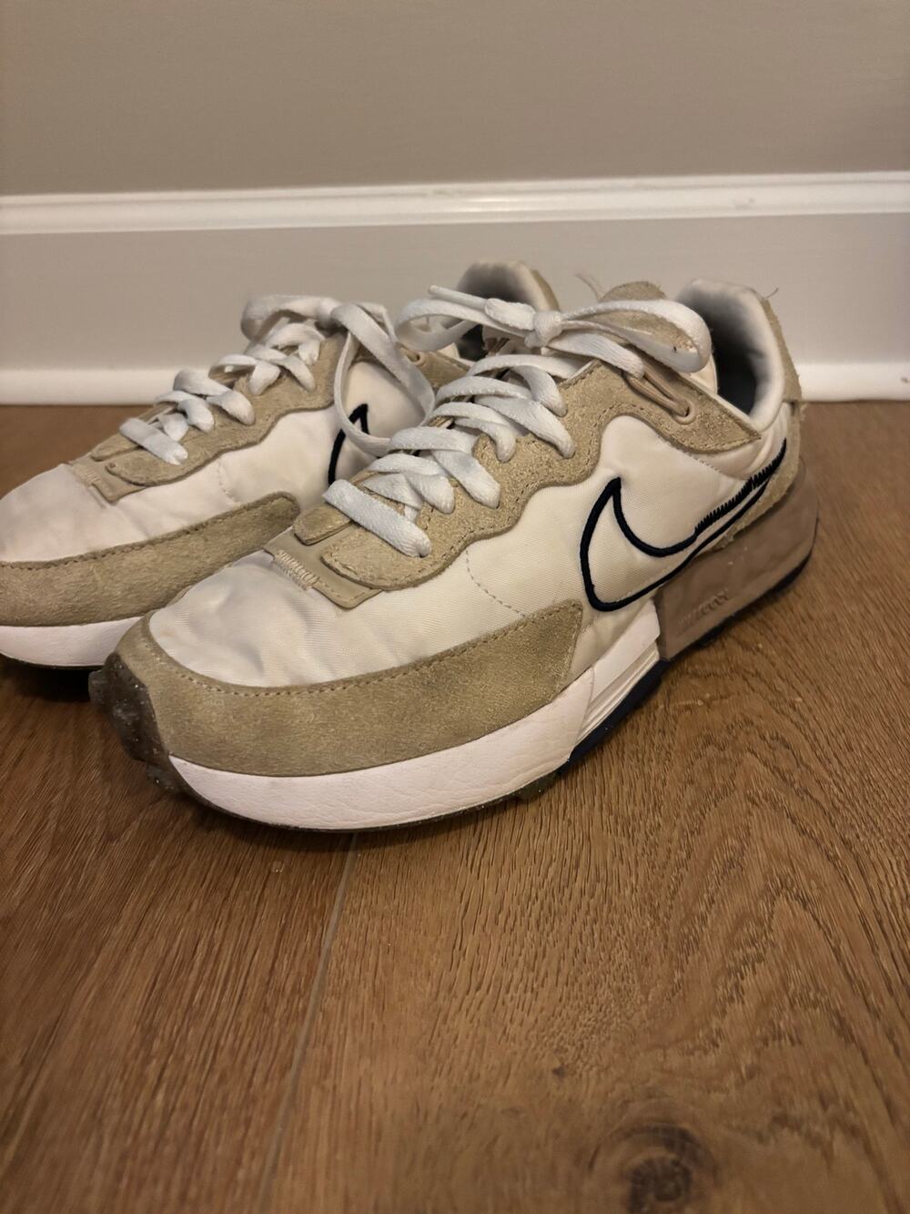Nike Women's Fontanka Waffle sneakers in  size women’s 8